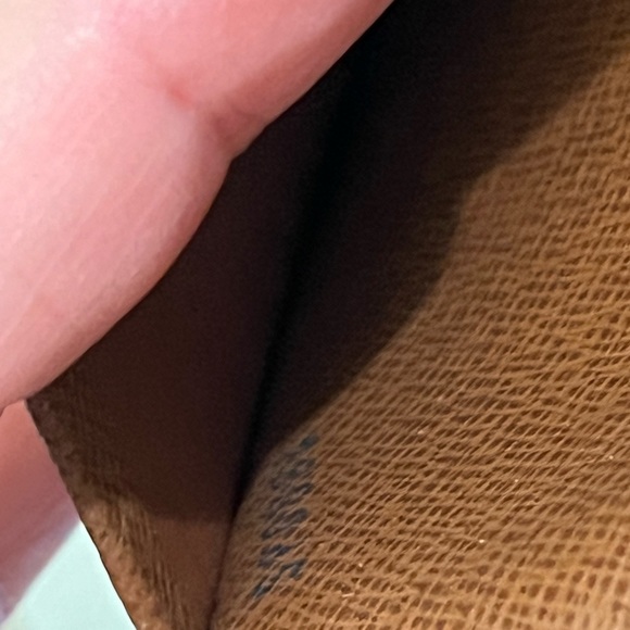 Louis Vuitton wallet $120 . - Picture 5 of 6